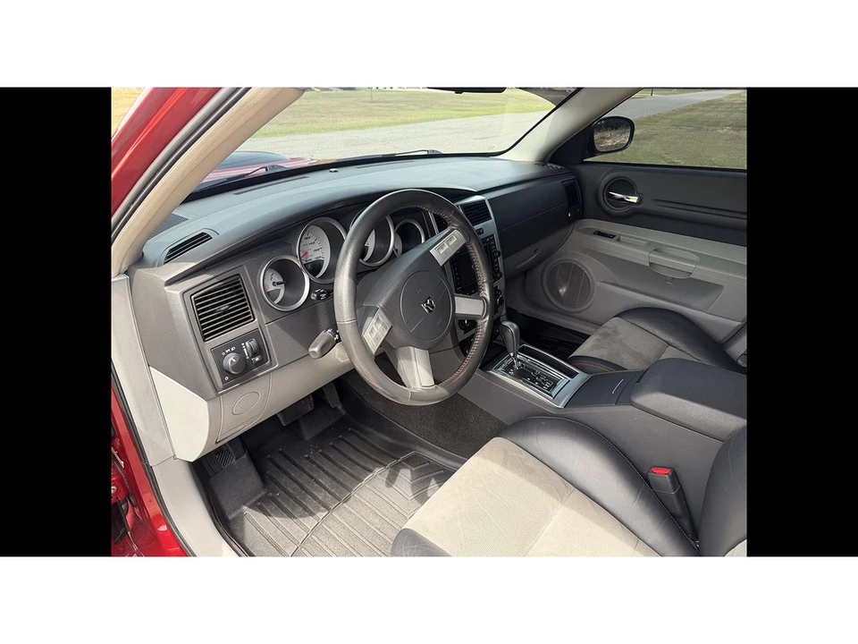 2006 Dodge Magnum 2nd Gen Wagon - Image 10 of 22