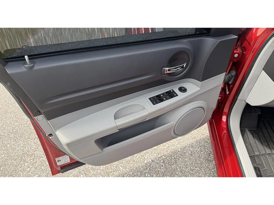 2006 Dodge Magnum 2nd Gen Wagon - Image 11 of 22