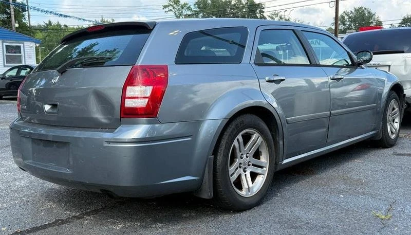 2006 Dodge Magnum 2nd Gen Wagon - Image 2 of 13