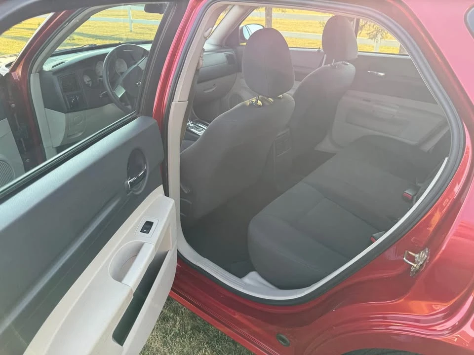 2006 Dodge Magnum 2nd Gen Wagon - Image 6 of 8