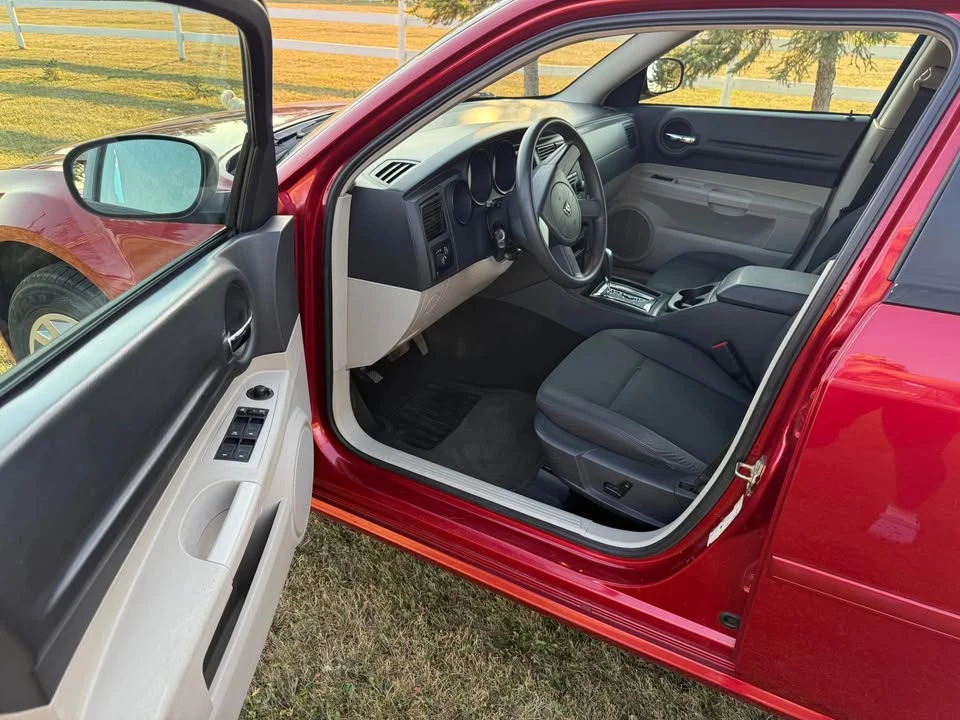 2006 Dodge Magnum 2nd Gen Wagon - Image 3 of 8
