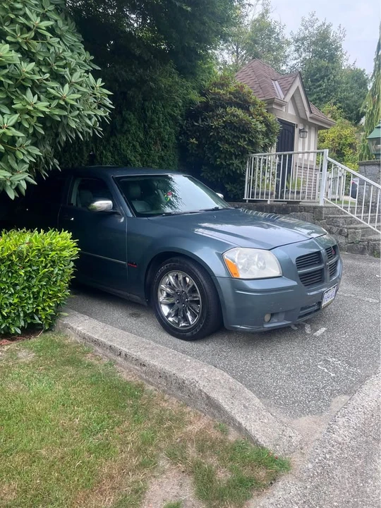 2006 Dodge Magnum 2nd Gen Wagon - Image 6 of 12