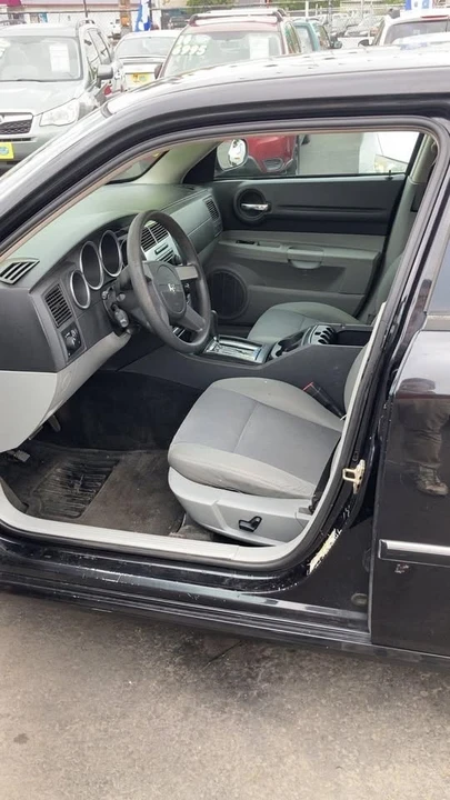 2006 Dodge Magnum 2nd Gen Wagon - Image 9 of 11