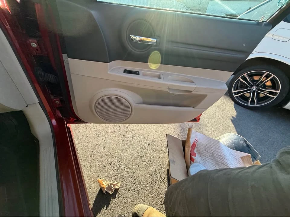 2006 Dodge Magnum 2nd Gen Wagon - Image 13 of 20