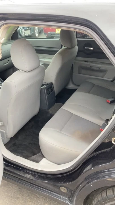 2006 Dodge Magnum 2nd Gen Wagon - Image 10 of 11