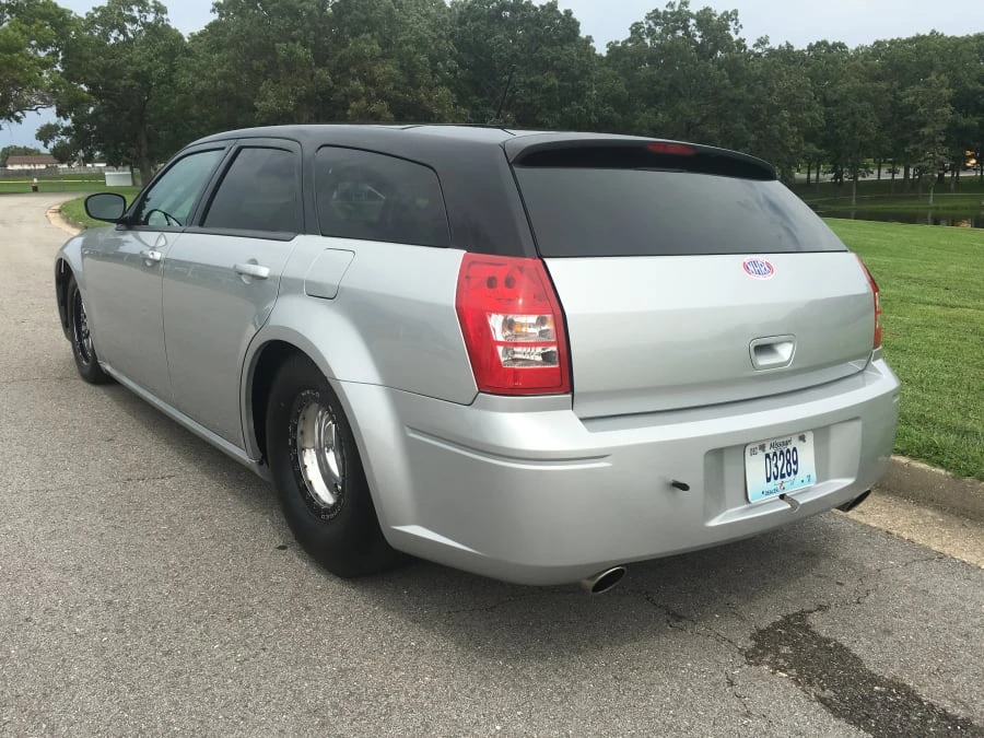 2006 Dodge Magnum 2nd Gen Wagon - Image 2 of 9