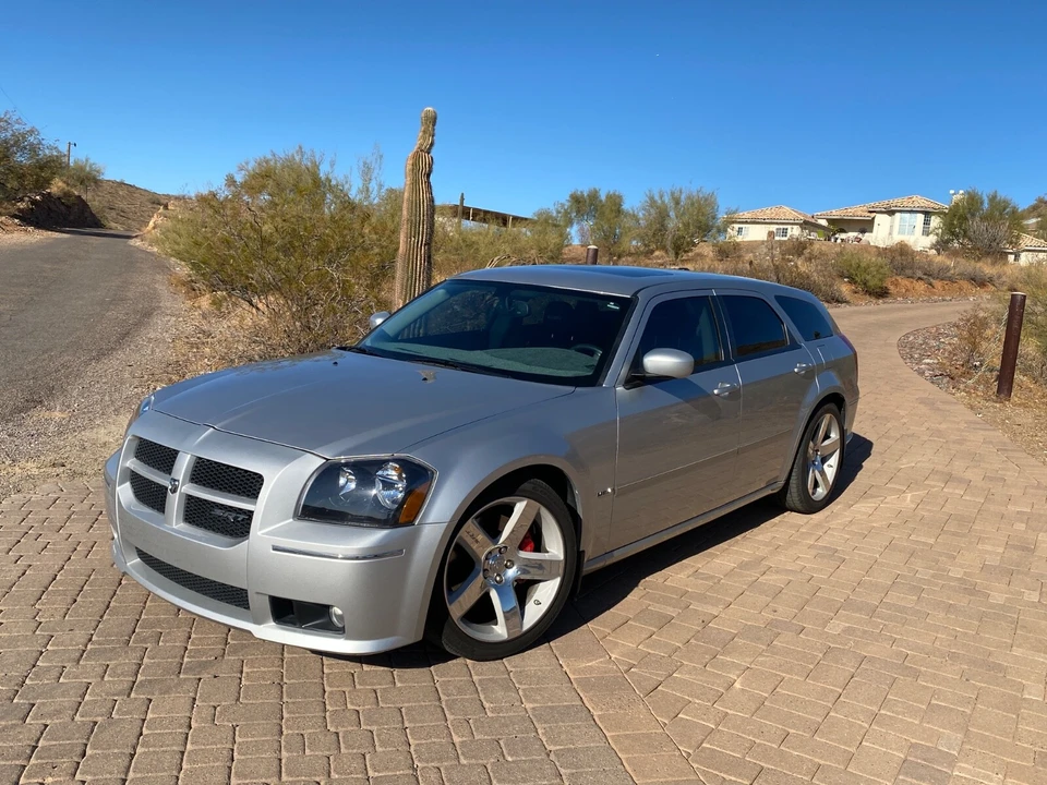 2006 Dodge Magnum 2nd Gen Wagon - Image 2 of 19