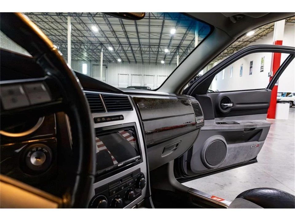 2006 Dodge Magnum 2nd Gen Wagon - Image 13 of 31