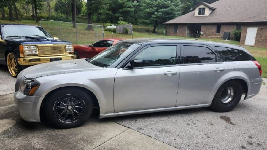 2006 Dodge Magnum 2nd Gen Wagon - Image 2 of 9