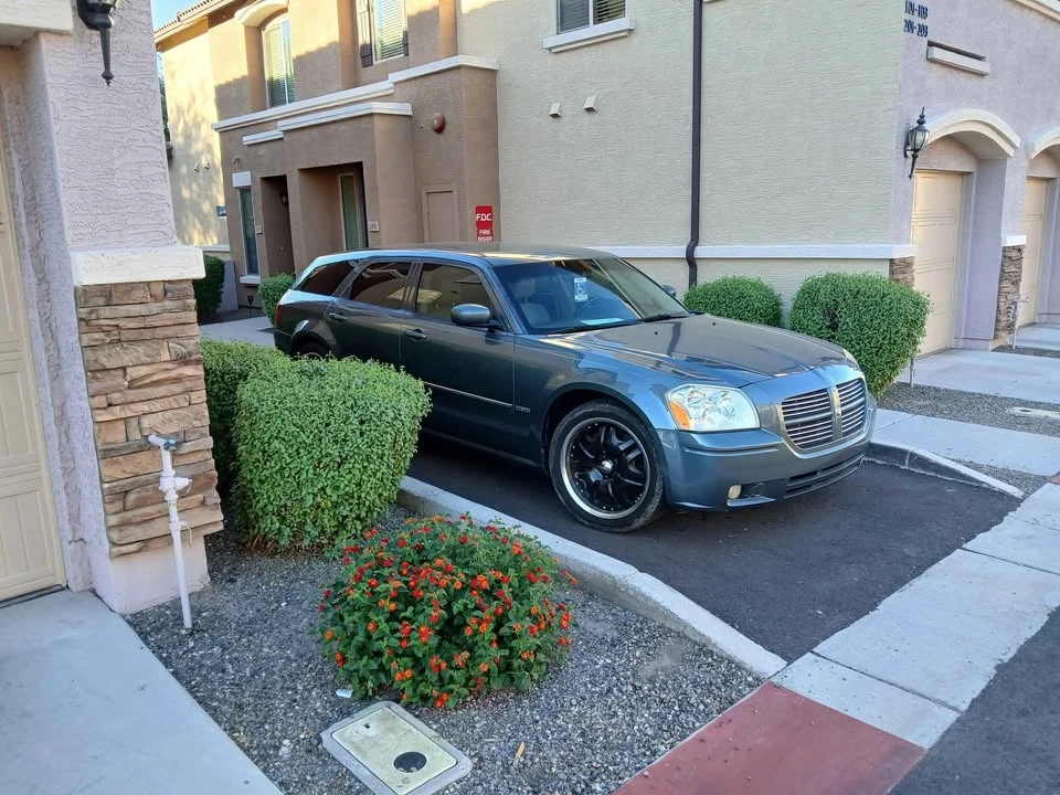 2006 Dodge Magnum 2nd Gen Wagon - Image 3 of 3