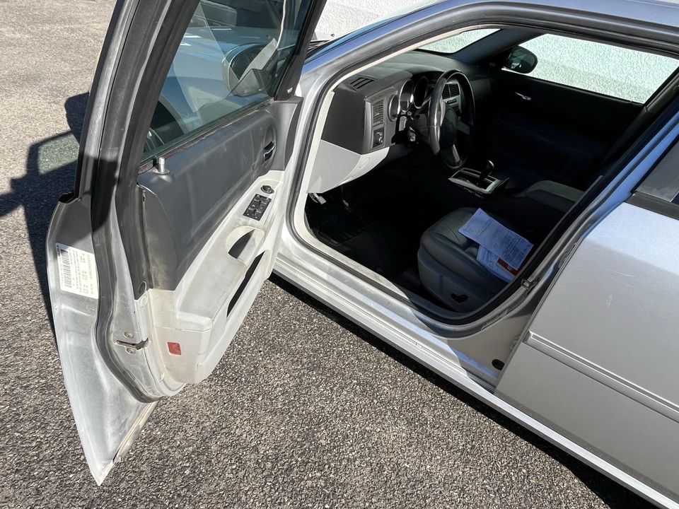 2006 Dodge Magnum 2nd Gen Wagon - Image 23 of 31