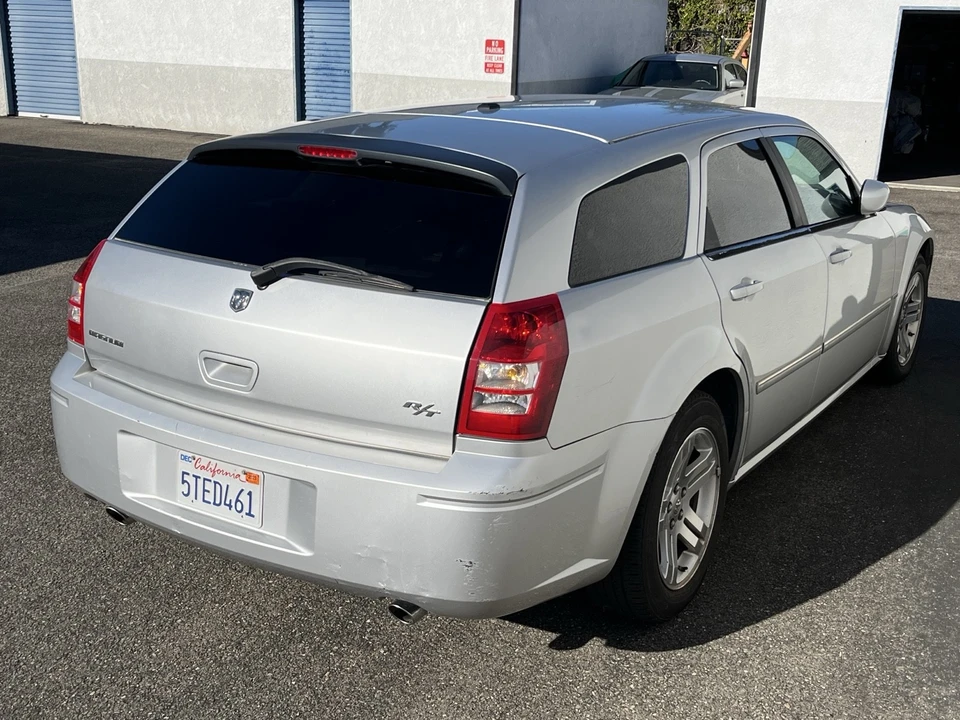 2006 Dodge Magnum 2nd Gen Wagon - Image 2 of 31