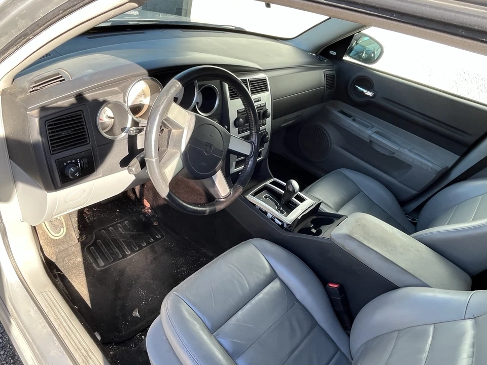2006 Dodge Magnum 2nd Gen Wagon - Image 27 of 31