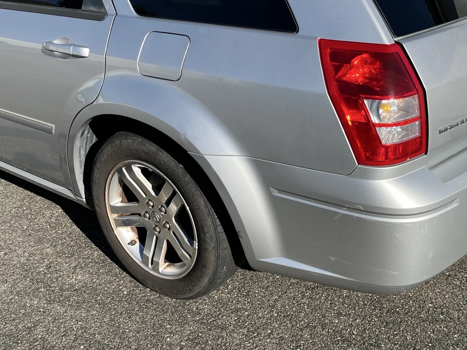 2006 Dodge Magnum 2nd Gen Wagon - Image 5 of 31