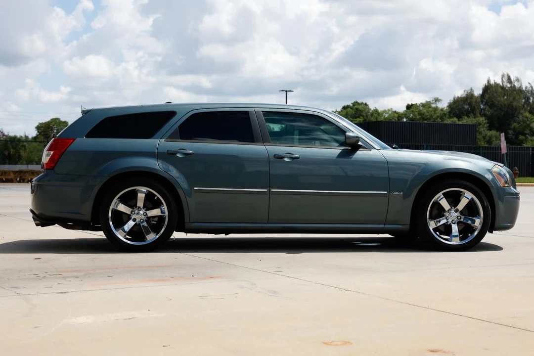2006 Dodge Magnum 2nd Gen Wagon - Image 15 of 31