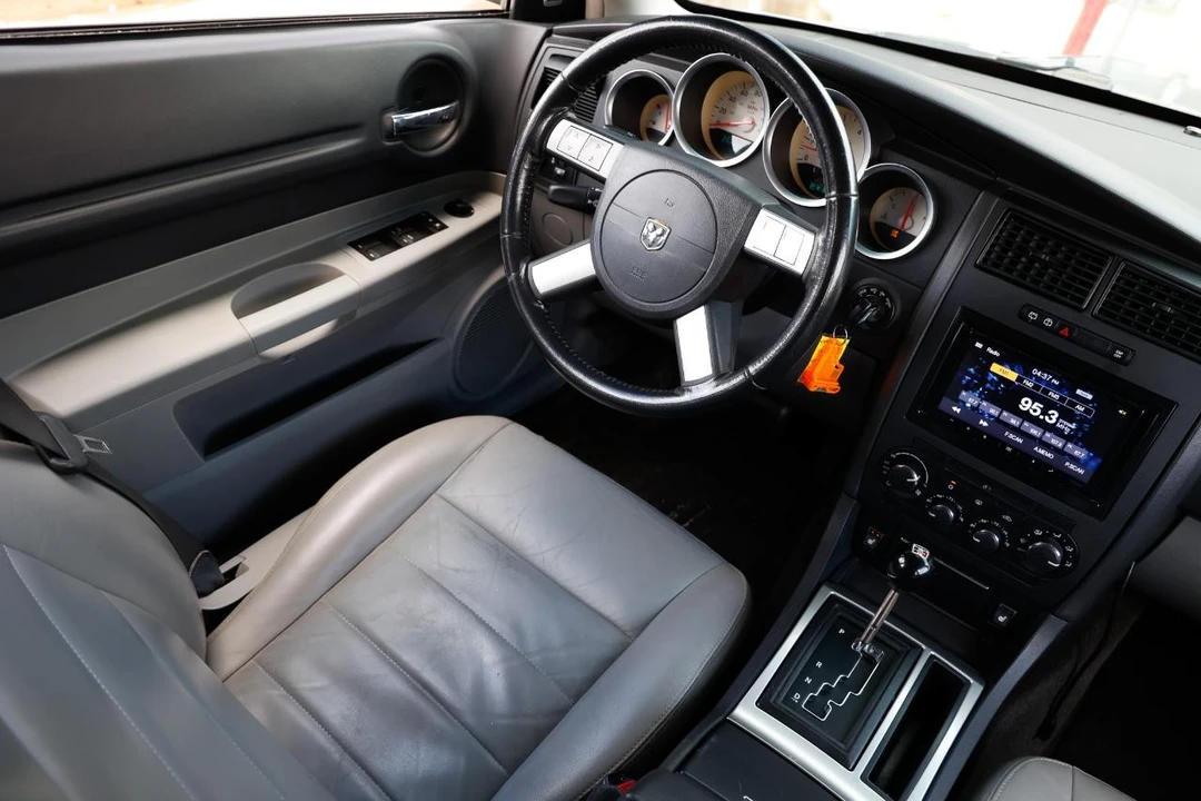 2006 Dodge Magnum 2nd Gen Wagon - Image 22 of 31