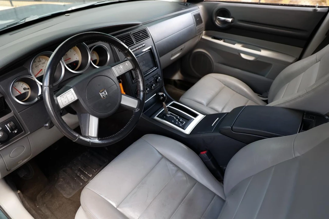 2006 Dodge Magnum 2nd Gen Wagon - Image 6 of 31