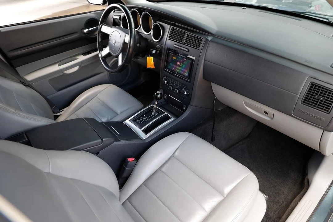 2006 Dodge Magnum 2nd Gen Wagon - Image 18 of 31
