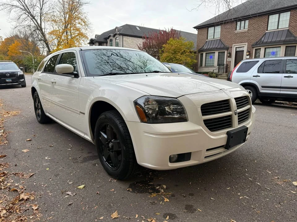 2006 Dodge Magnum 2nd Gen Wagon - Image 2 of 7