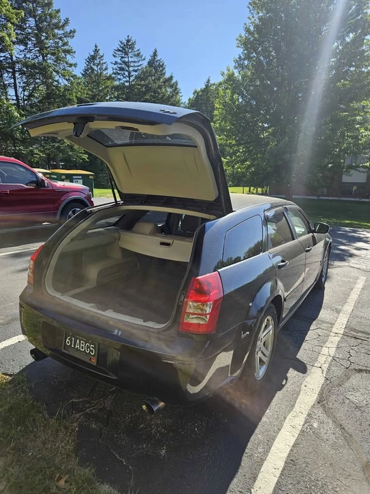 2006 Dodge Magnum 2nd Gen Wagon - Image 7 of 11