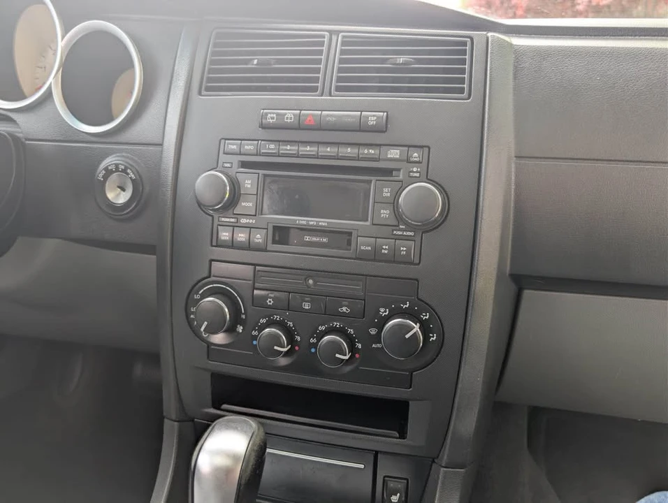 2006 Dodge Magnum 2nd Gen Wagon - Image 6 of 9
