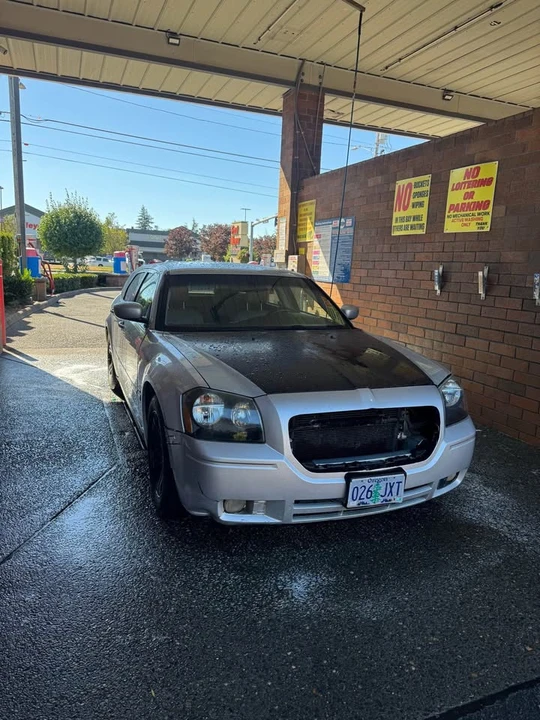 2006 Dodge Magnum 2nd Gen Wagon - Image 4 of 12