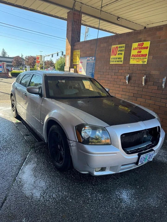 2006 Dodge Magnum 2nd Gen Wagon - Image 5 of 12
