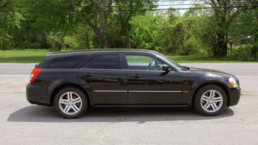 2006 Dodge Magnum 2nd Gen Wagon - Image 2 of 10
