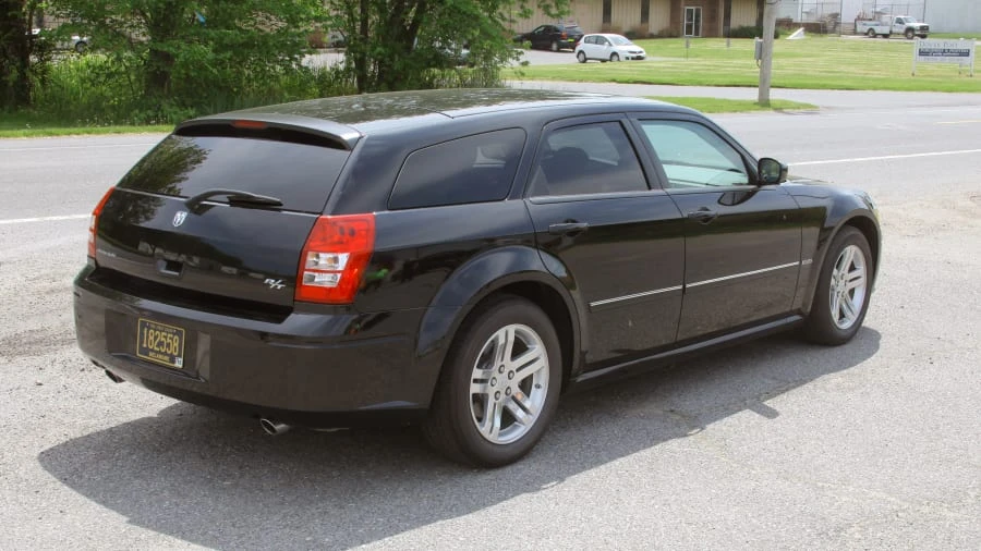 2006 Dodge Magnum 2nd Gen Wagon - Image 3 of 10