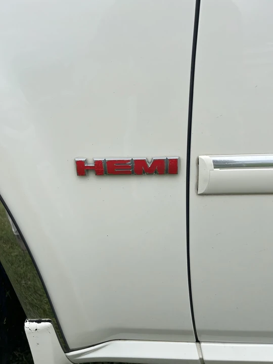 2006 Dodge Magnum 2nd Gen Wagon - Image 9 of 27