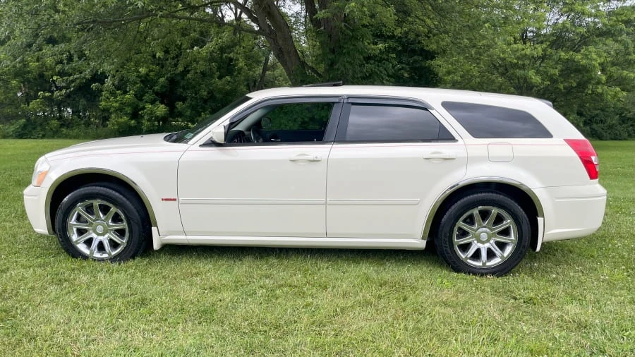 2006 Dodge Magnum 2nd Gen Wagon - Image 4 of 27