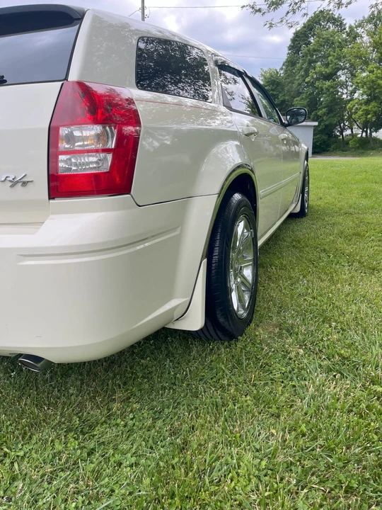 2006 Dodge Magnum 2nd Gen Wagon - Image 11 of 27