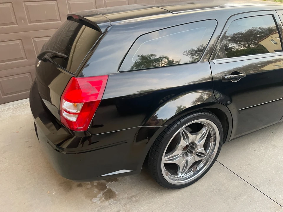 2006 Dodge Magnum 2nd Gen Wagon - Image 2 of 11