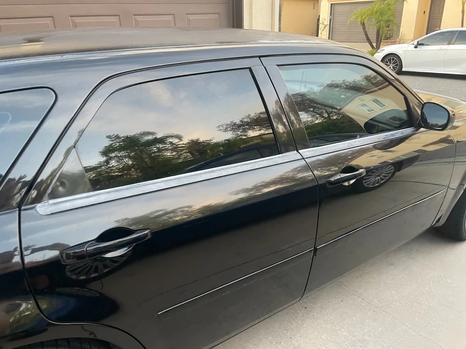 2006 Dodge Magnum 2nd Gen Wagon - Image 3 of 11