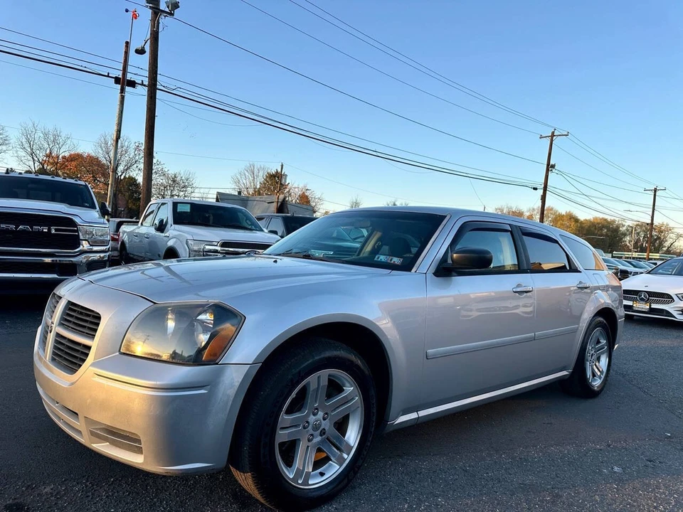 2006 Dodge Magnum 2nd Gen Wagon - Image 3 of 18