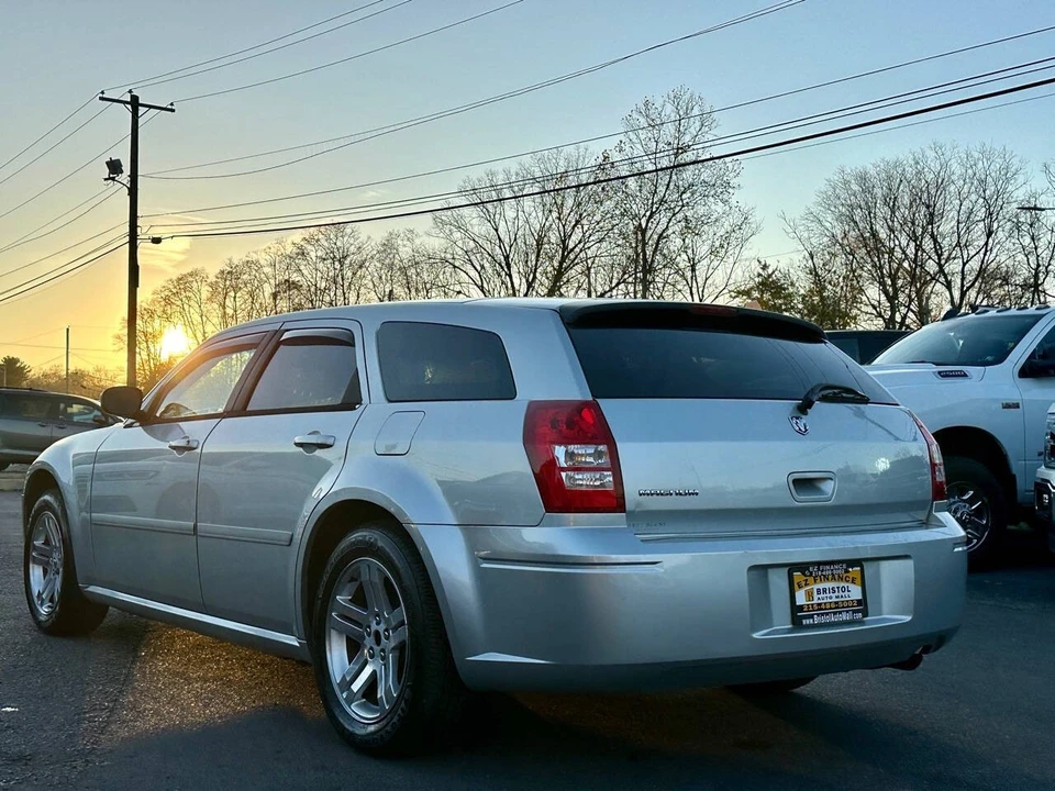 2006 Dodge Magnum 2nd Gen Wagon - Image 4 of 18