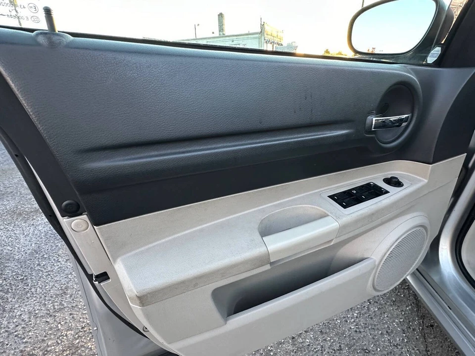 2006 Dodge Magnum 2nd Gen Wagon - Image 8 of 18