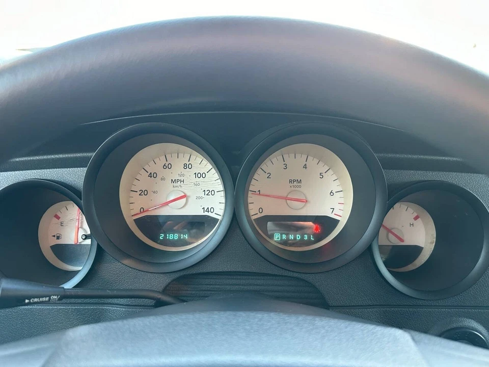 2006 Dodge Magnum 2nd Gen Wagon - Image 12 of 18
