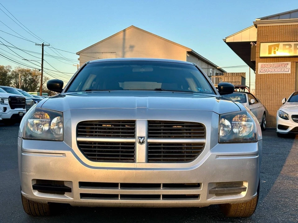 2006 Dodge Magnum 2nd Gen Wagon - Image 2 of 18