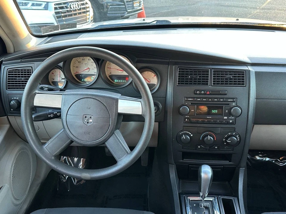 2006 Dodge Magnum 2nd Gen Wagon - Image 13 of 18