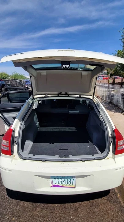 2006 Dodge Magnum 2nd Gen Wagon - Image 2 of 6