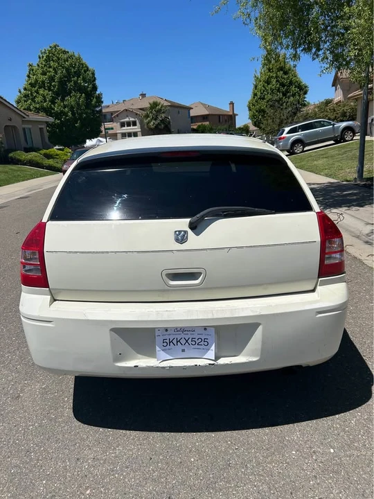 2006 Dodge Magnum 2nd Gen Wagon - Image 4 of 13