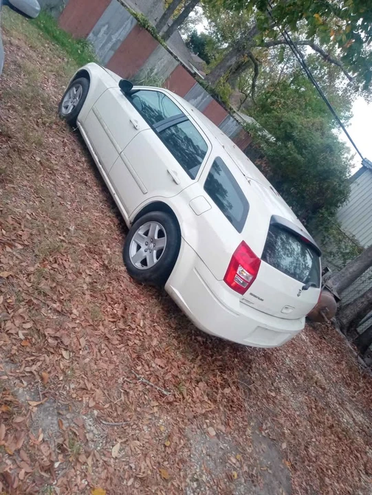 2006 Dodge Magnum 2nd Gen Wagon - Image 4 of 4