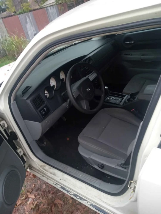 2006 Dodge Magnum 2nd Gen Wagon - Image 2 of 4