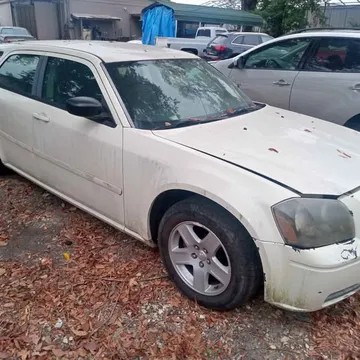 2006 Dodge Magnum SE Sport Wagon 4D