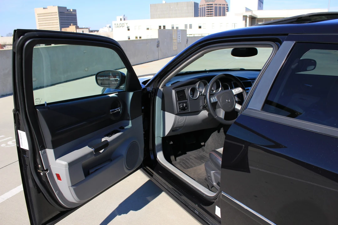 2006 Dodge Magnum SRT8 2nd Gen - Image 20 of 31