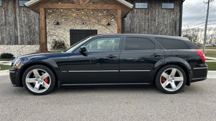 2006 Dodge Magnum SRT8 2nd Gen - Image 2 of 14
