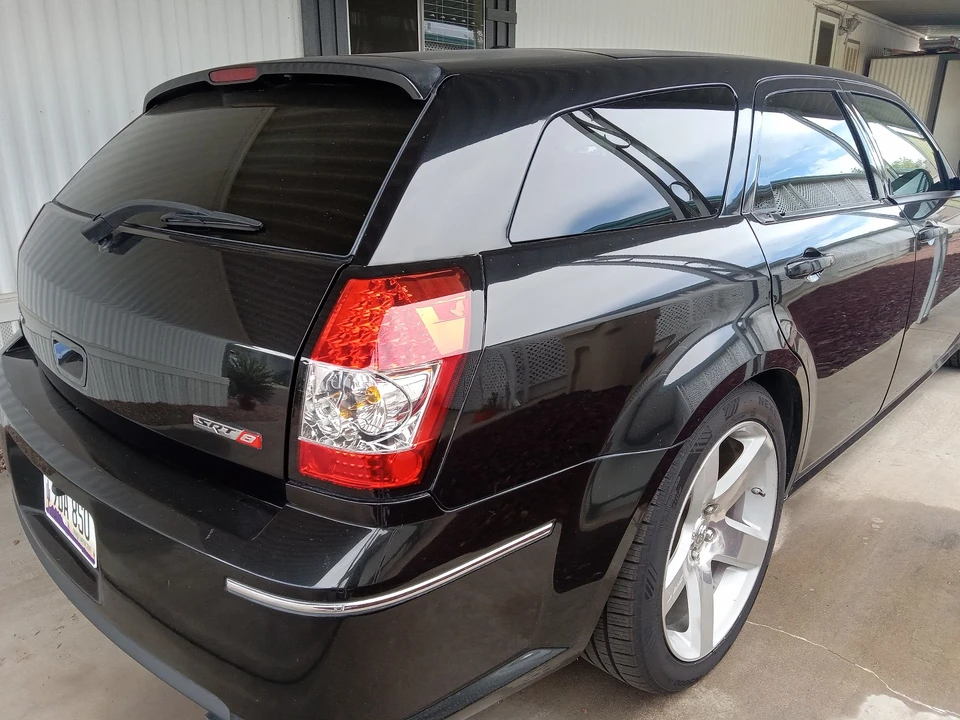 2006 Dodge Magnum SRT8 2nd Gen - Image 2 of 10