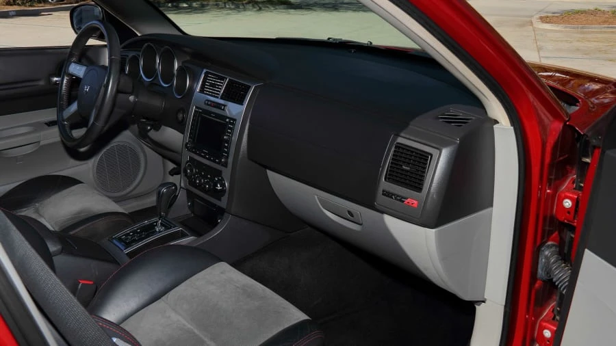 2006 Dodge Magnum SRT8 2nd Gen - Image 19 of 30