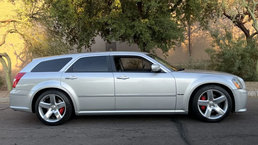 2006 Dodge Magnum SRT8 2nd Gen - Image 2 of 13